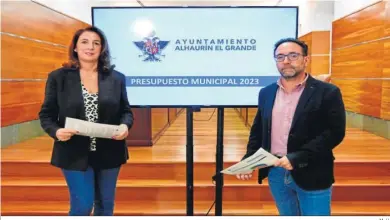  ?? M. H. ?? La alcaldesa de Alhaurín el Grande, Toñi Ledesma, y el primer teniente de alcalde, Víctor Romero.