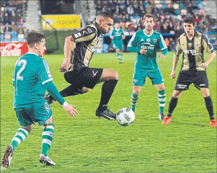  ?? FOTO: MIREYA LÓPEZ ?? Remontada El Barakaldo logró imponerse al Arenas en Lasesarre con un gol de Ander Vitoria al filo del descanso