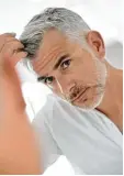  ?? Foto: goodluz, Fotolia ?? Geheimrats­ecken und dünner werdendes Haar ärgern auch Männer. Was aber hilft dagegen?
