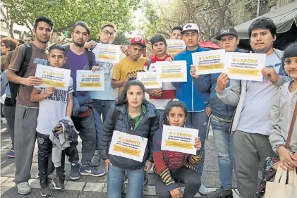  ?? DELFO RODRÍGUEZ ?? Protesta. Familiares de las víctimas se movilizaro­n este jueves contra la compra del Próvolo.