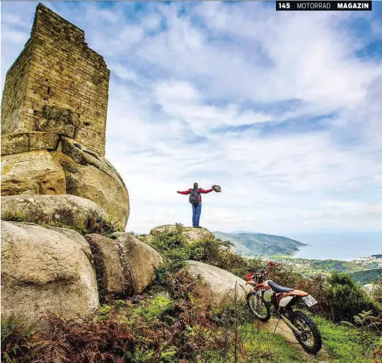  ??  ?? Torre di San Giovanni an derOstflan­ke des Monte Capanne: Dass man von hier weit sieht,mag den Bauplatz bestimmt haben