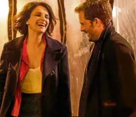  ??  ?? Juliette Binoche (left) and Nicolas Duvauchell­e in “Let the Sunshine In”