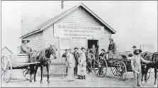  ?? PHOTO COURTESY ESPLANADE ARCHIVES ?? Left: The Saskatchew­an Brewery shipping department with Thomas Ireland leaning in the doorway. Below: The Medicine Hat Brewing Company on Industrial Avenue.