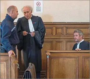  ??  ?? ##JEV#118-97-http://www.20minutes.fr/tv/actus/301921-af##JEV# Gilles-Jean et Renaud Portejoie, les avocats de la défense.