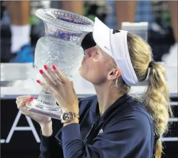  ?? FOTO: AP ?? Søndag slog Caroline Wozniacki sin 25. WTA-titel hjem. Det var samtidig hendes sejr nummer 19 i de seneste 22 kampe, hvor hun kun har tabt til spillere i top tre.