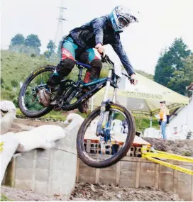  ?? FOTO MARIO VALENCIA ?? El downhill fue otra actividad que impresionó en la edición del Clásico del año pasado.