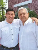  ?? /CORTESÍA @PEPE_PEÑA ?? José Braña Mojica con Andrés Manuel López Obrador