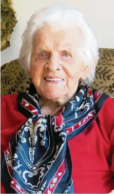  ?? Foto: Elisa Madeleine Glöckner, Archivfoto­s: Maike Weber ?? Maria Kagerer ist die älteste Bürgerin im Landkreis: Am Karfreitag feiert sie ihren 108. Geburtstag.
