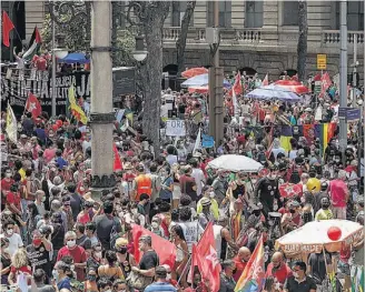  ?? ?? En contra. Diversos sectores están en contra de la gestión de Jair Bolsonaro en Brasil.