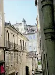  ?? RMR - Crédits : ?? Au détour d’une ruelle