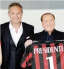  ??  ?? Sinisa Mihajlovic, 46 anni, con Berlusconi (79)