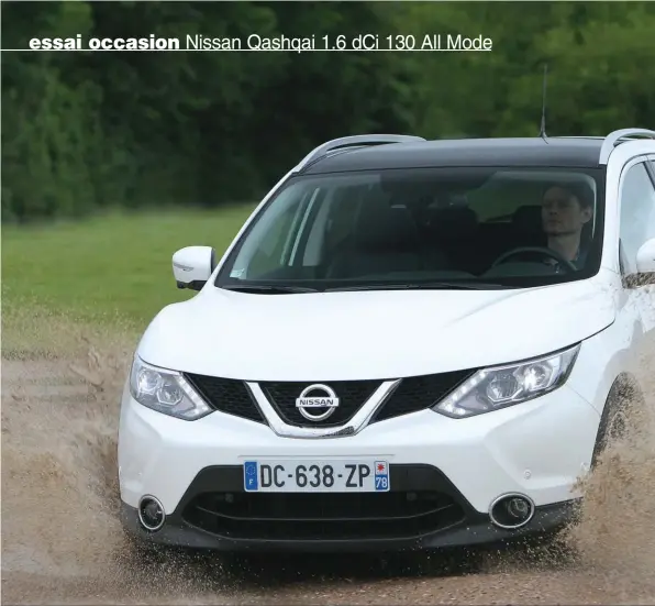  ??  ?? Le Qashqai est capable de s’aventurer en tout-terrain, mais à petite dose...