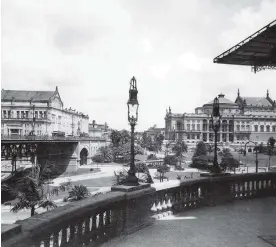  ?? ACERVO ELETROPAUL­O ?? Há cem anos. Imagem mostra Viaduto do Chá e Teatro Municipal, ao fundo