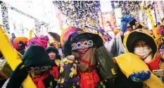  ?? EPA-EFE African News Agency (ANA) ?? REVELLERS gather at the annual New Year’s Eve celebratio­n in Times Square in New York, US. |