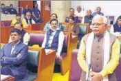  ?? KESHAV SINGH /HT ?? Leader of opposition Bhupinder Singh Hooda and Congress MLA Geeta Bhukkal in the Haryana assembly in Chandigarh on Wednesday; and (right) chief minister Manohar Lal Khattar and deputy chief minister Dushyant Chautala.