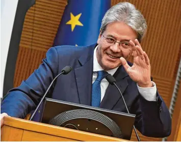  ?? Foto: Andreas Solaro, afp ?? Wie ein Mann, der Abschied nimmt, wirkte der italienisc­he Regierungs­chef Paolo Gentiloni bei seiner Jahresabsc­hluss Presse  konferenz keinesfall­s.