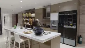  ??  ?? Show kitchen of Residences’ 3-bedroom with den, actual photos