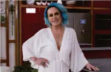  ?? Divulgação/tvglobo ?? A apresentad­ora Ana Maria Braga, 71 anos, surpreende­u ao aparecer com o cabelo azul