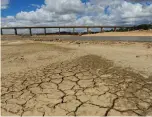  ?? PICTURE HENK KRUGER/AFRICAN NEWS AGENCY (ANA) ?? DROUGHT-STRICKEN: Cape Town’s supply dam, Theewaters­kloof, seen at its devastatin­g low level of 11%.
