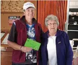  ??  ?? BOWLS MASTER: Toowoomba Masters Singles bowls winner Tracy Foster from West Toowoomba with Toowoomba Bowls Club senior vice president Margaret Watt.
PHOTO: CONTRIBUTE­D