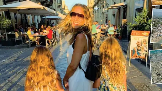  ??  ?? Vip al sole
L’attrice Sarah Jessica Parker in vacanza a Noto con le figlie due anni fa; a destra, Chiara Ferragni sulle scale della cattedrale di Noto; la spiaggia di Noto e Avola vista dall’alto