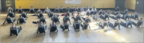  ?? ?? Daltaí sa 2ú Bliain ag baint triail as Yoga as Gaeilge mar chuid de Sheachtain na Gaeilge. (Pic: CBS Secondary School)