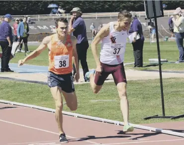 ??  ?? 0 Chris O’hare, left, just edges Neil Gourley in Sunday’s specially-arranged 800m race in Grangemout­h.