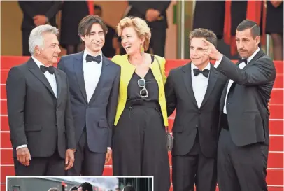  ?? VENTURELLI, WIREIMAGE ?? Dustin Hoffman, left, director Noah Baumbach, Emma Thompson, Ben Stiller and Adam Sandler of The Meyerowitz Sto
ries attend its screening during the 70th annual Cannes Film Festival on Sunday. The film received a four-minute standing ovation.