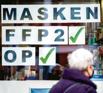  ?? Foto: Hauke‰Christian Dittrich, dpa ?? Bayern verfolgte bisher eine besonders strenge FFP2‰Maskenpfli­cht. In vielen anderen Bundesländ­ern (hier eine Aufnahme aus Bremen) ist die so genannte OP‰Maske das Maß der Dinge.