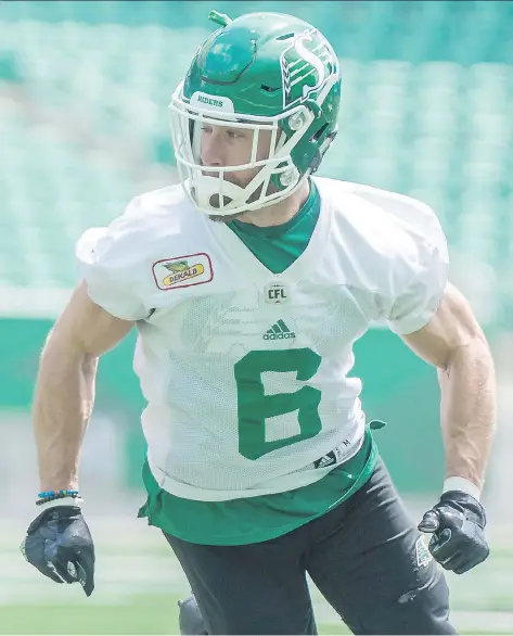  ?? MICHAEL BELL ?? Veteran receiver Rob Bagg “definitely wants to play” in the new stadium, but his status remains uncertain due to an injured ankle.