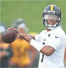  ?? CHARLES LECLAIRE, USA TODAY SPORTS ?? Steelers backup quarterbac­k Joshua Dobbs will see extensive time in the preseason opener against the Giants.