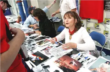  ??  ?? In this file photo taken on July 14, 2005 actress Margot Kidder signs autographs at Comic Con Internatio­nal in San Diego, California.