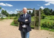  ??  ?? Laurent Carles, le directeur du CHEP (Centre horticole d’enseigneme­nt et de promotion) installé au Tremblay-surMauldre, qui travaille sur le dossier du futur campus universita­ire.