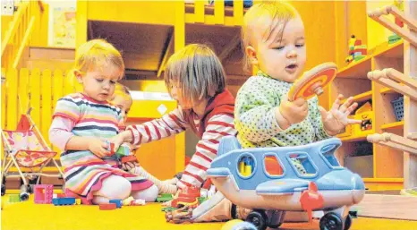  ?? FOTO: ULI DECK ?? In den Kinderkrip­pen in Bad Saulgau steigen die Gebühren stärker als in den Regelkinde­rgärten.