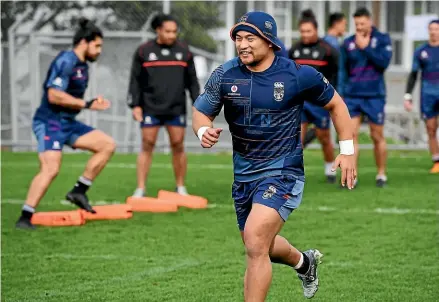  ?? PHOTOSPORT ?? Mason Lino will again play in the halves for the Warriors alongside Shaun Johnson.