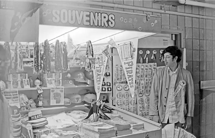  ?? George Gojkovich photos ?? Steve Hecht working as a vendor at Three Rivers Stadium on Oct. 13, 1971, the first night game in World Series history, between the Pittsburgh Pirates and Baltimore Orioles. He recalls that ballcaps sold for $2 each.