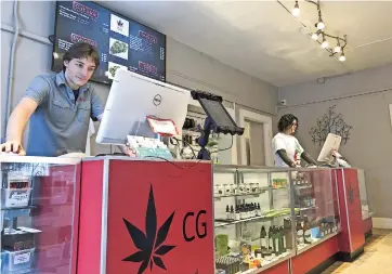  ??  ?? Dispensari­o DE mariguana medicinal en Santa Fe, Nuevo México