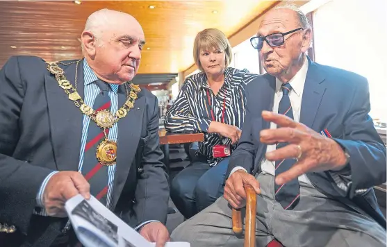  ?? Picture: Kim Cessford. ?? Angus Provost Ronnie Proctor, Scottish War Blinded outreach worker Carole Martin, and Sandy Davidson.