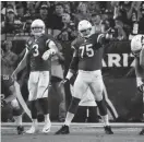  ?? MICHAEL CHOW/AZCENTRAL SPORTS ?? Cardinals offensive guard Alex Boone (75) signals against the Cowboys on Sept. 25.