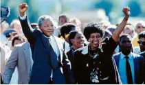  ?? Allen Tannenbaur­n/Zumapress/Xinhua ?? Nelson Mandela, ao lado de Winnie, ao deixar a prisão em 11 de fevereiro de 1990