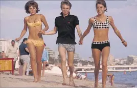  ??  ?? « Claude François, sans doute à Cannes, mais c’est un peu au pif. C’était un obsédé des filles, alors ça m’a amusé de le montrer comme ça. Les rumeurs sur son homosexual­ité supposée, ça m’a toujours fait rigoler ! »