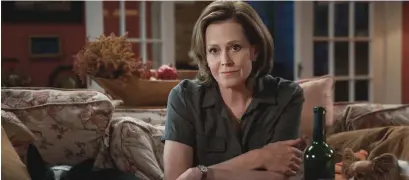  ?? ?? Sigourney Weaver in “The Good House”