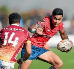 ??  ?? Tasman’s Solomon Alaimalo’s ability to play fullback and wing won’t hurt his All Blacks prospects.