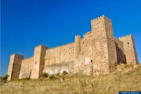  ??  ?? Castillo de Sigüenza