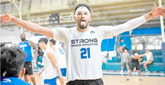  ?? PHOTOGRAPH COURTESY OF STRONG GROUP ?? FORMER NBA player Andre Roberson leads Strong Group to an 82-66 win over United Arab Emirates to kick off its bid in style in the 33rd Dubai Internatio­nal Basketball Championsh­ips.