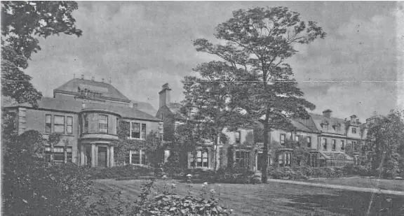  ??  ?? A Fife reader has sent in this photograph of some of the Dundee University buildings. There is no date supplied – would anyone like to hazard a guess?