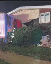  ?? POLICE
LANSING ?? A semi-truck crashed into an apartment building early Tuesday in south suburban Lansing.