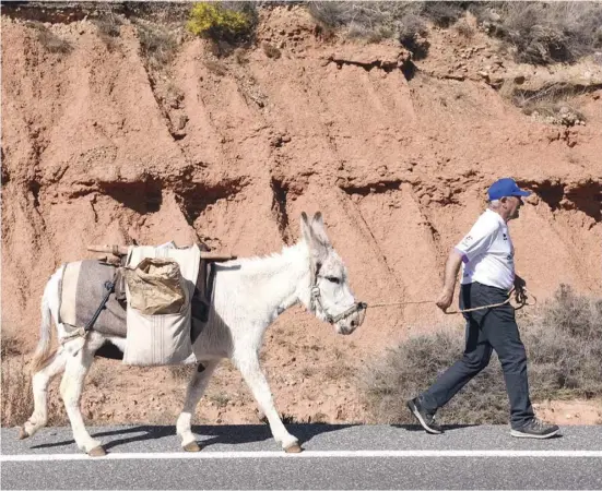  ?? Foto: Archiv ?? Die Landflucht ist längst ein politische­s Problem, dem sich etwa das Parteienbü­ndnis „Teruel existe“annimmt.