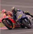  ??  ?? ARGENTINA LITE CON VALE Marc cerca di passare Rossi all’interno e lo spinge fuori pista. Vale lo accusa, tutti e due vanno fuori dai punti, Marc è 5O EPA