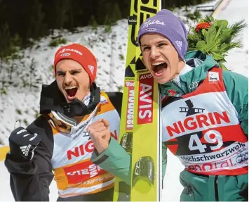  ?? Foto: Witters ?? Die Freude muss raus: Richard Freitag (links) und Andreas Wellinger befinden sich in blendender Form. Vor der Vierschanz­en tournee und den Olympische­n Spielen stimmt das den Deutschen Skiverband optimistis­ch.